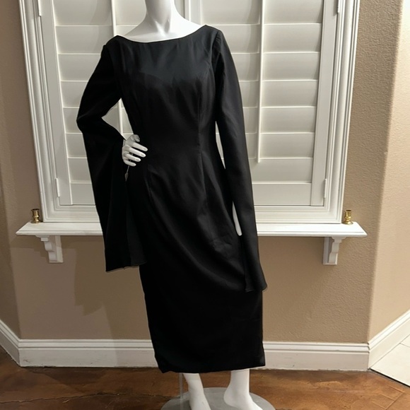 Lan Ting Exaggerated Sleeve V Back Formal Dress - Picture 2 of 10